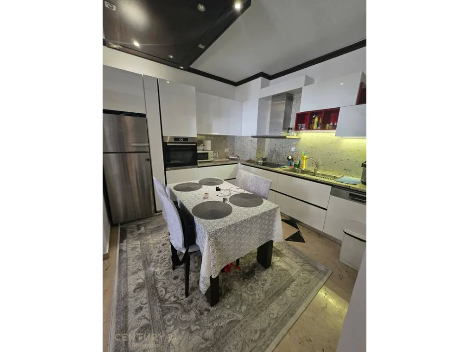 Tirane, shitet apartament 2+1+Ballkon Kati 3, 130 m² 247.000 € (kodra e diellit)