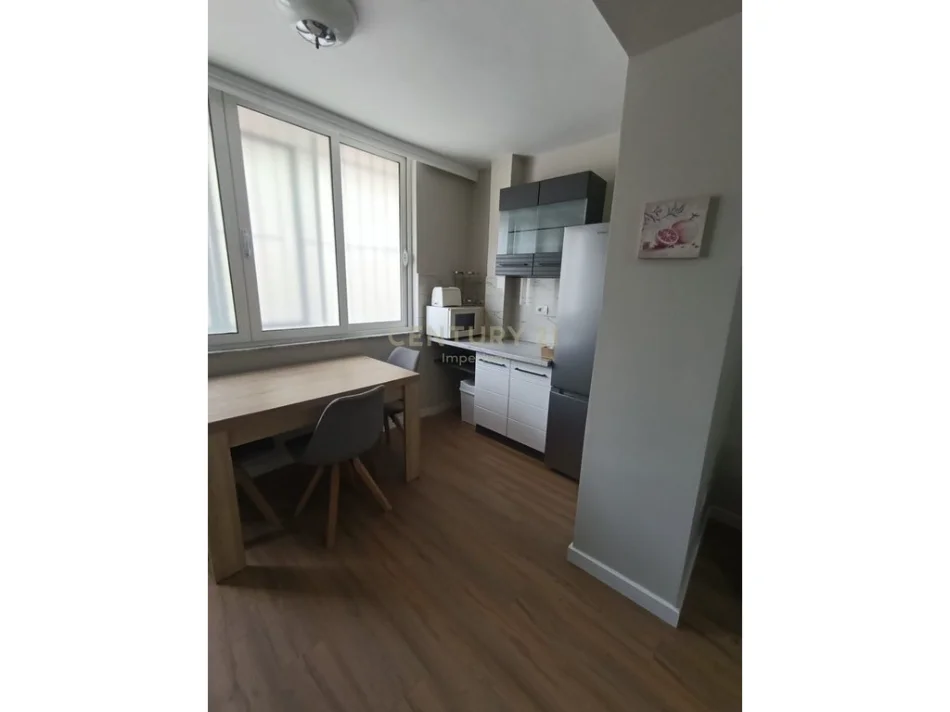 Tirane, jepet me qera apartament 2+1 Kati 1, 75 m² 800 € (Blloku)