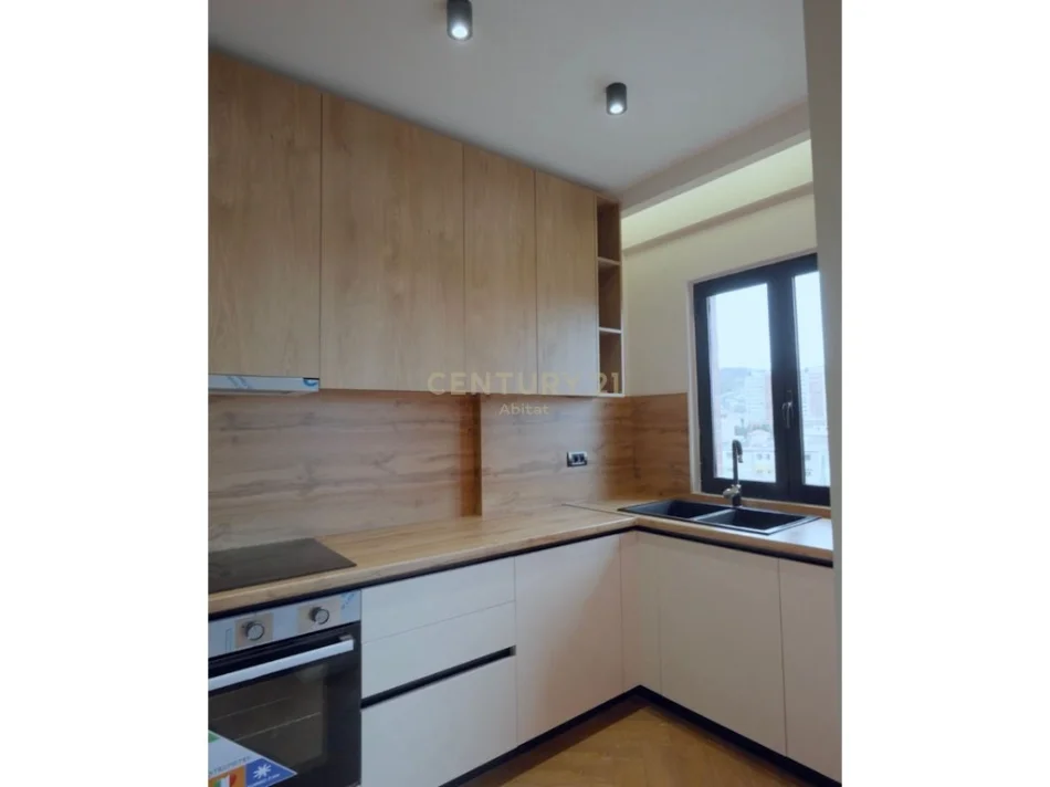 Tirane, shitet apartament 2+1 Kati 8, 101 m² 250.000 € 