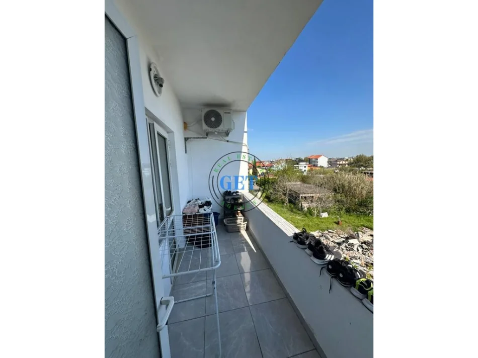 Durres, jepet me qera apartament 1+1 Kati 2, 65 m² 300 € (Plazh Hekurudha)