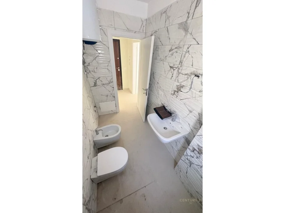 Tirane, shitet apartament 1+1 Kati 1, 64 m² 170.000 € 