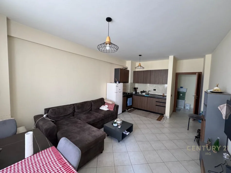 Tirane, jepet me qera apartament 1+1 Kati 5, 65 m² 550 € 