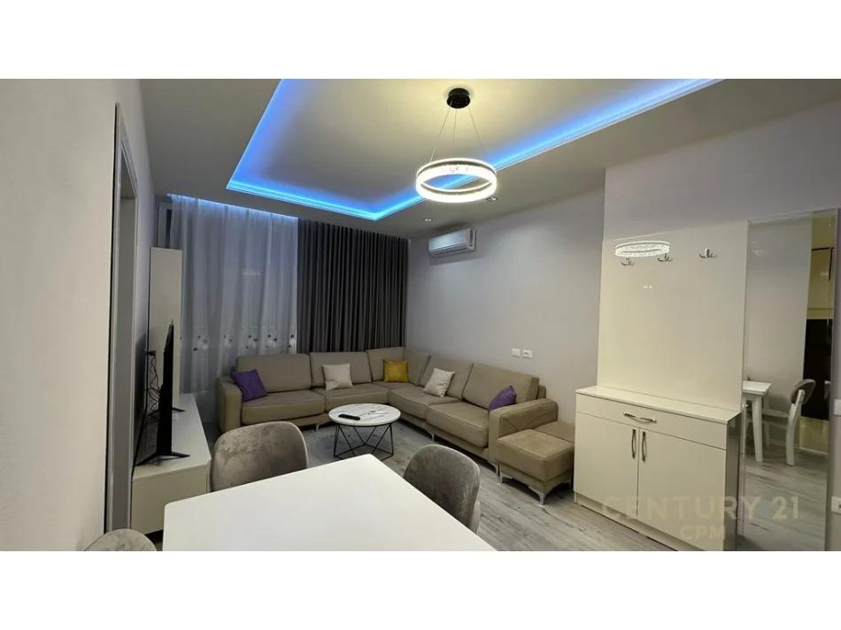 Tirane, jepet me qera apartament 1+1 Kati 3, 96 m² 640 € (Shkolla e kuqe)