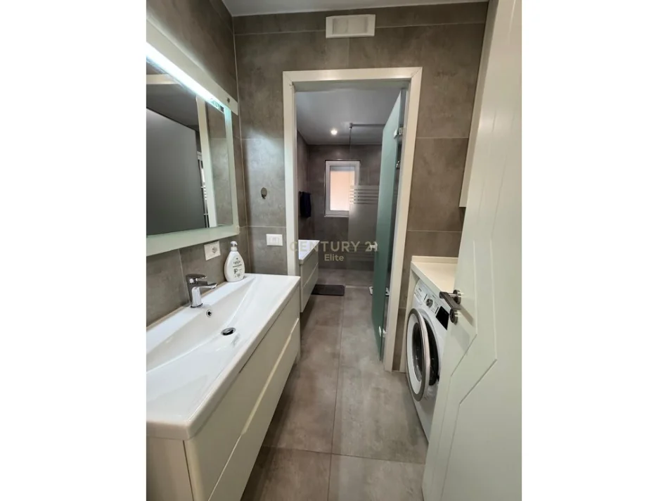 Tirane, shitet apartament 2+1 Kati 3, 91 m² 350.000 € 