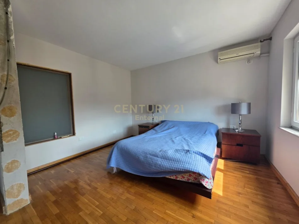 Tirane, shitet apartament 3+1+Ballkon Kati 8, 120 m² 210.000 € (laprake)