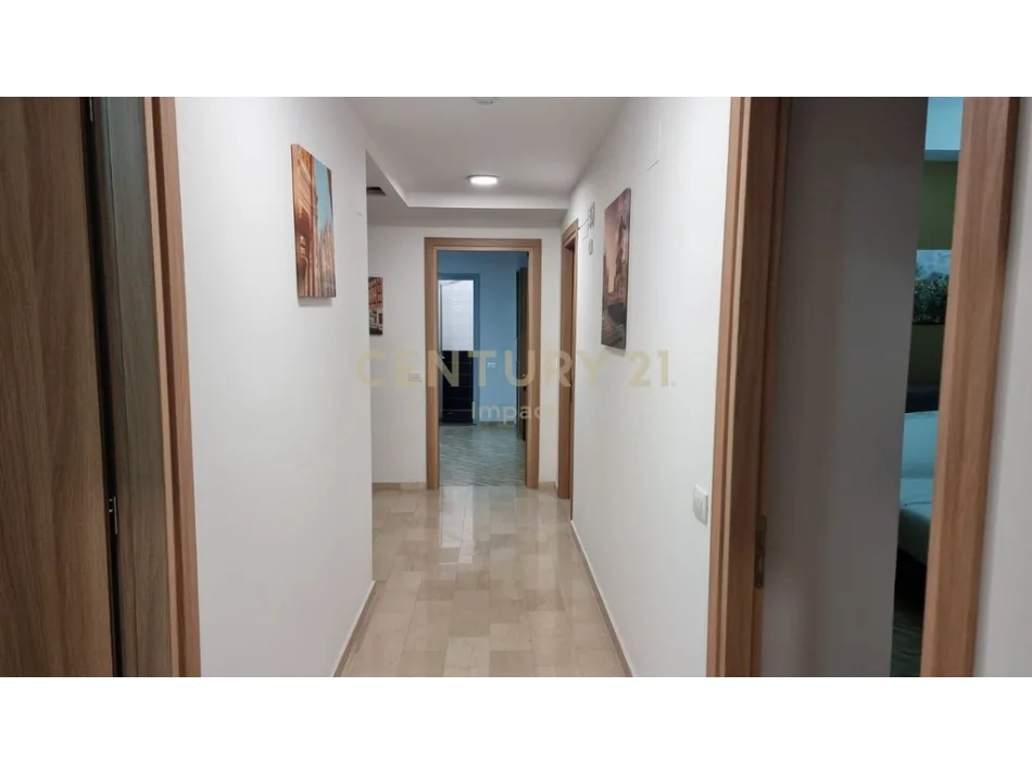 Tirane, shitet hotel , 650 m² 1.500.000 €