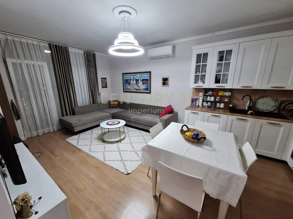 Tirane, shitet apartament 1+1 Kati 5, 69 m² 135.000 € 