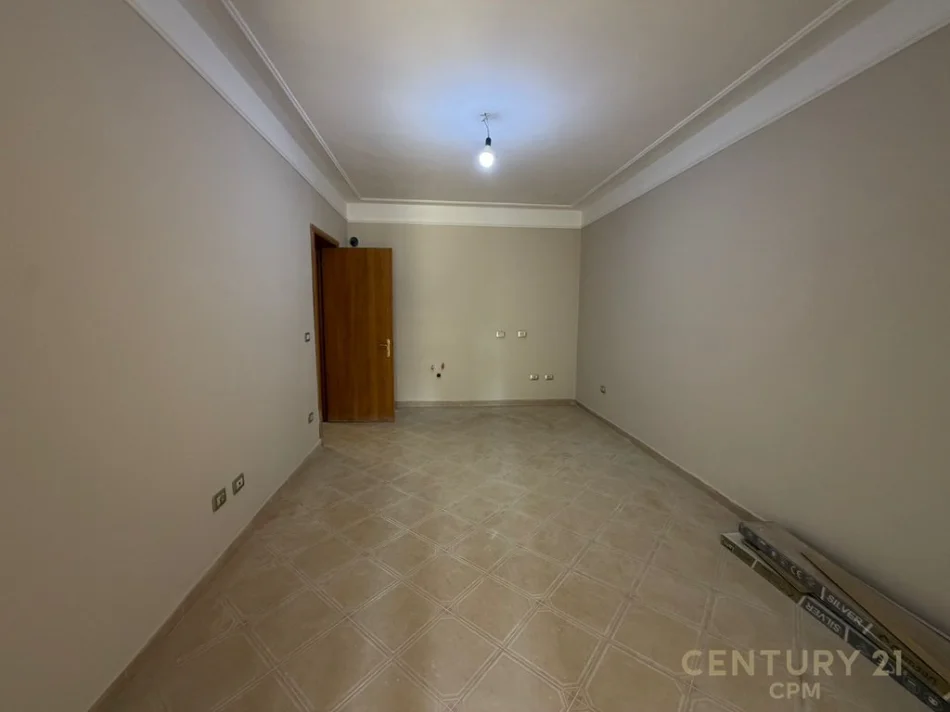 Tirane, shitet apartament 2+1+Aneks+Ballkon Kati 3, 68 m² 168.000 € (rruga e kavajes , 21 dhjetori)