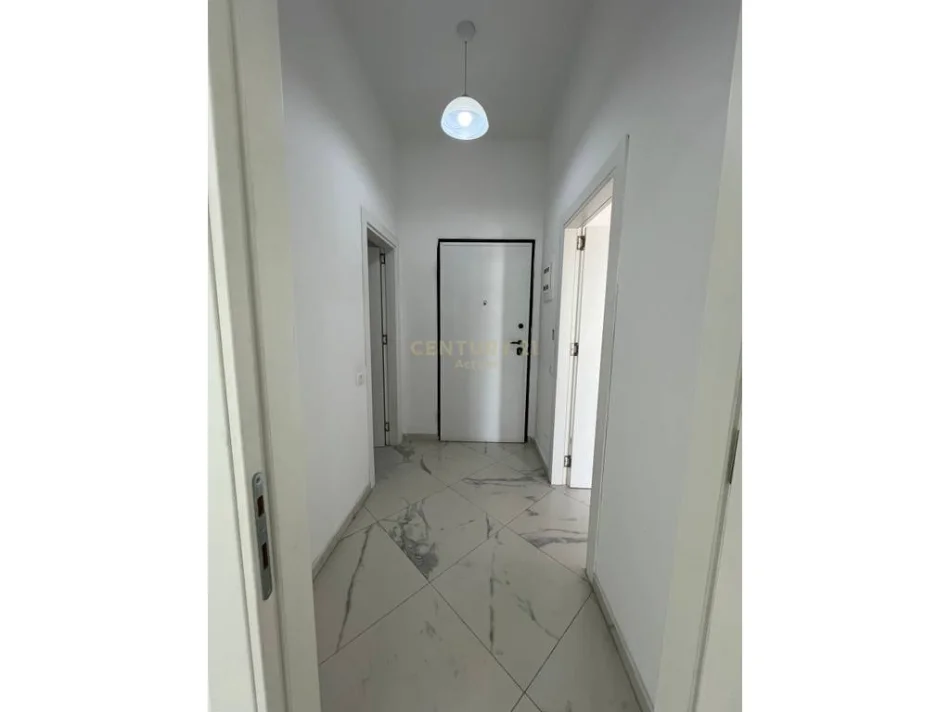 Tirane, jepet me qera zyre Kati 6, 76 m² 600 € (21 Dhjetori)