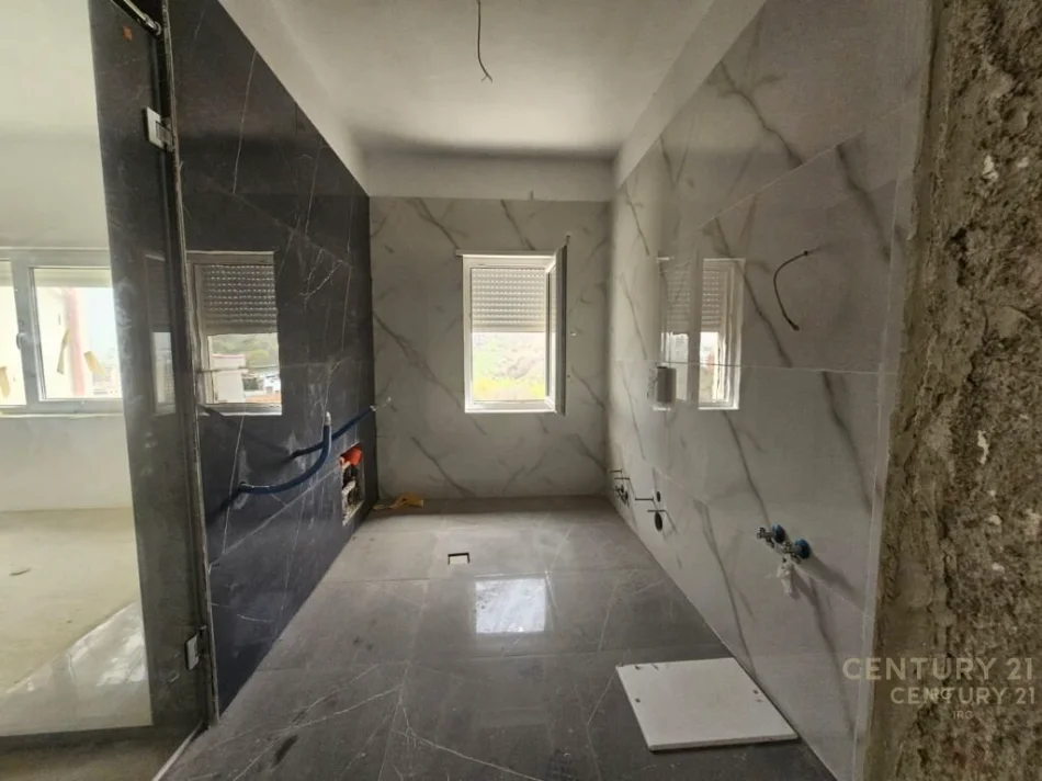 Tirane, shitet Vile Kati 0, 393 m² 800.000 € (kodra e diellit)