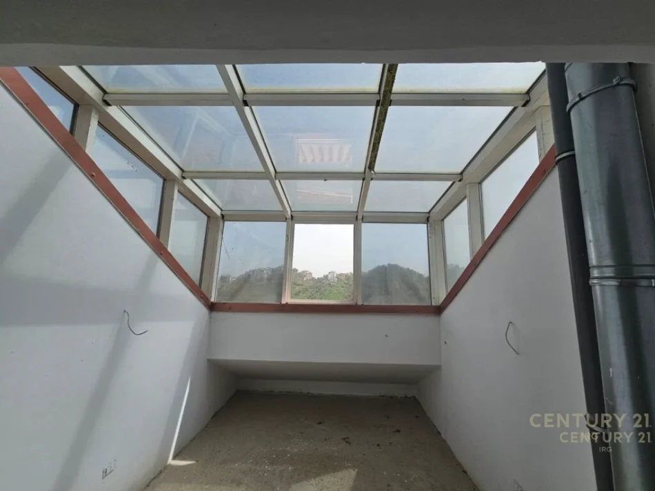 Tirane, shitet Vile Kati 0, 393 m² 800.000 € (kodra e diellit)