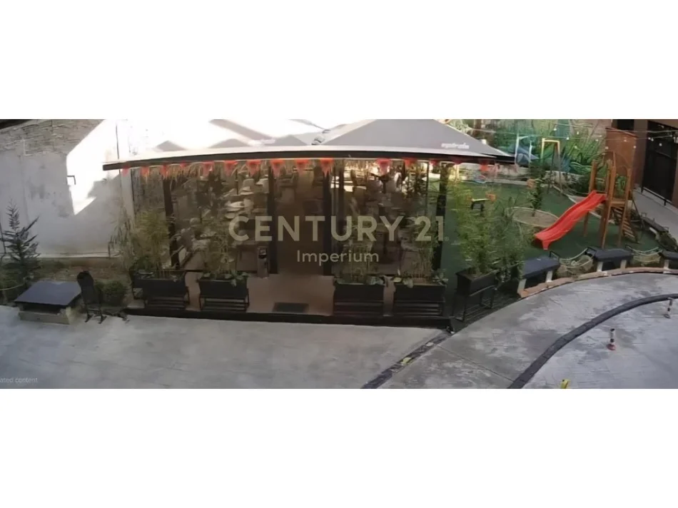 Tirane, jepet me qera lokal Kati 0, 100 m² 800 € (rruga e Barrikadave)