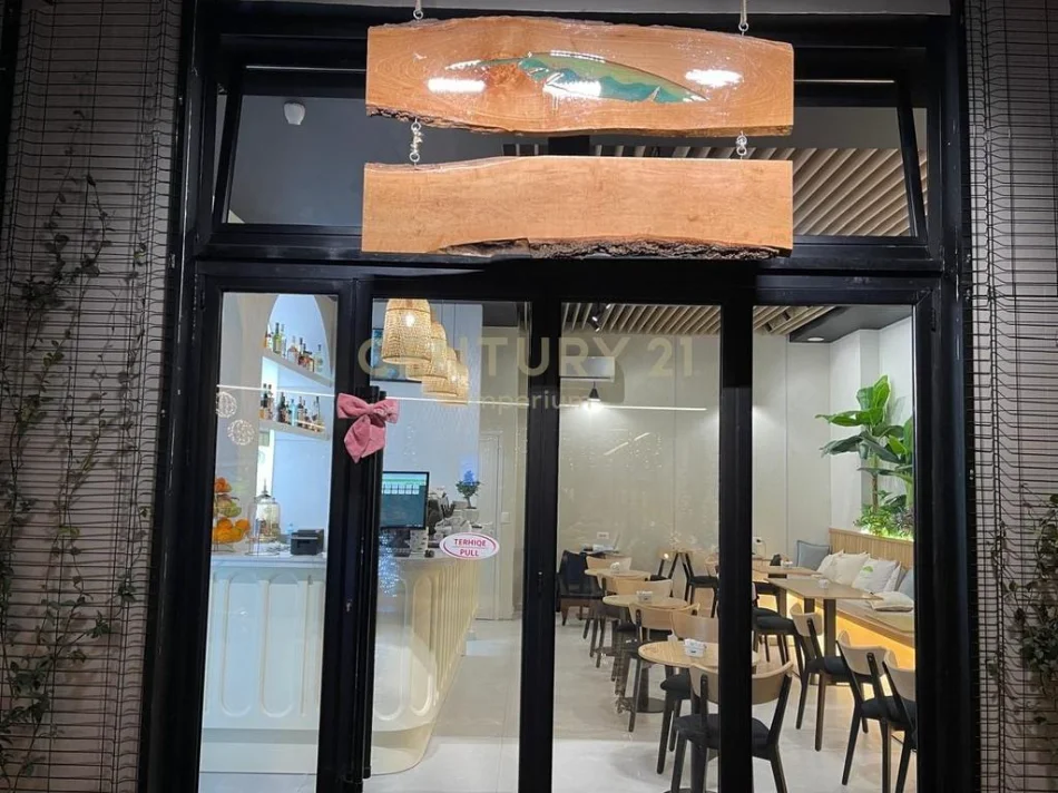 Tirane, jepet me qera lokal Kati 0, 100 m² 800 € (rruga e barrikadave)