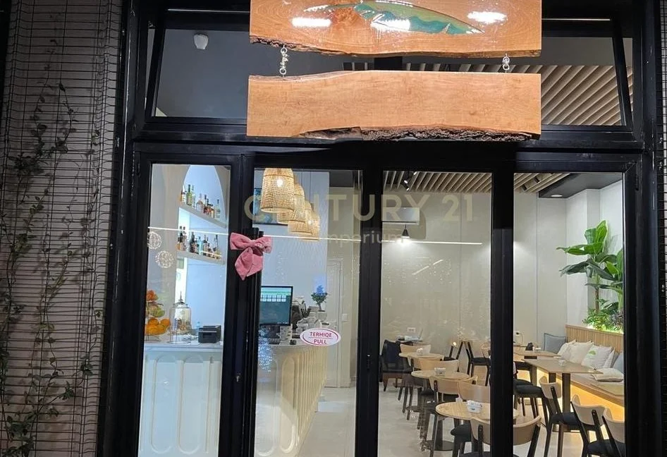 Tirane, jepet me qera lokal Kati 0, 100 m² 800 € (Rruga e Barrikadave)