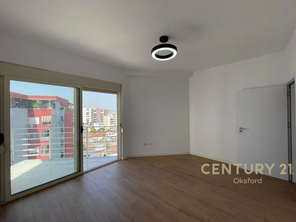 Tirane, shitet apartament 2+1 Kati 3, 93 m² 175.000 € (kodra e diellit)