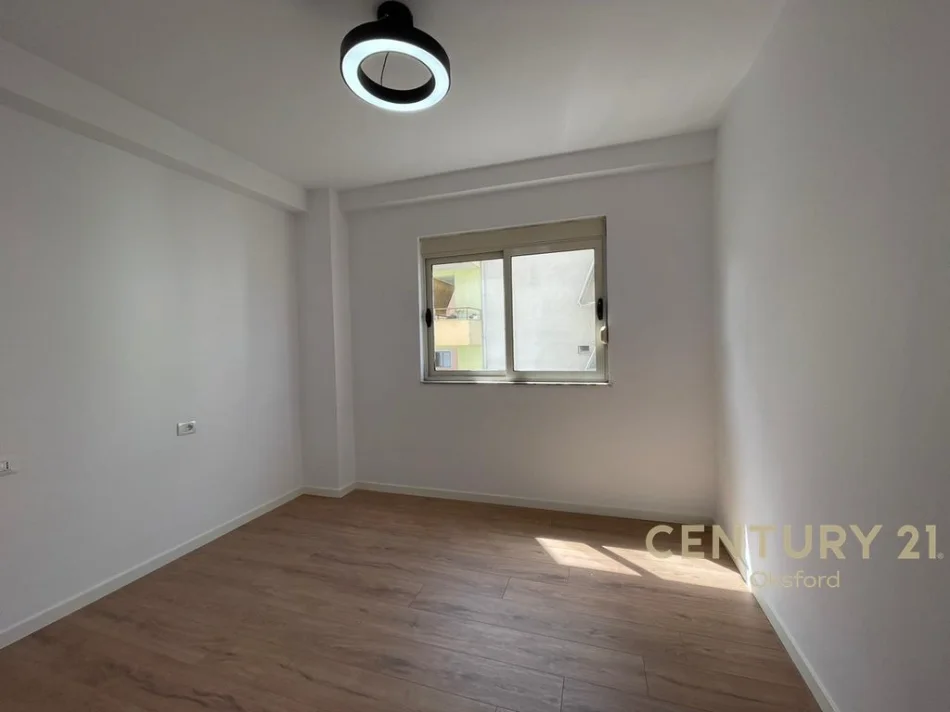 Tirane, shitet apartament 2+1 Kati 3, 93 m² 175.000 € (kodra e diellit)