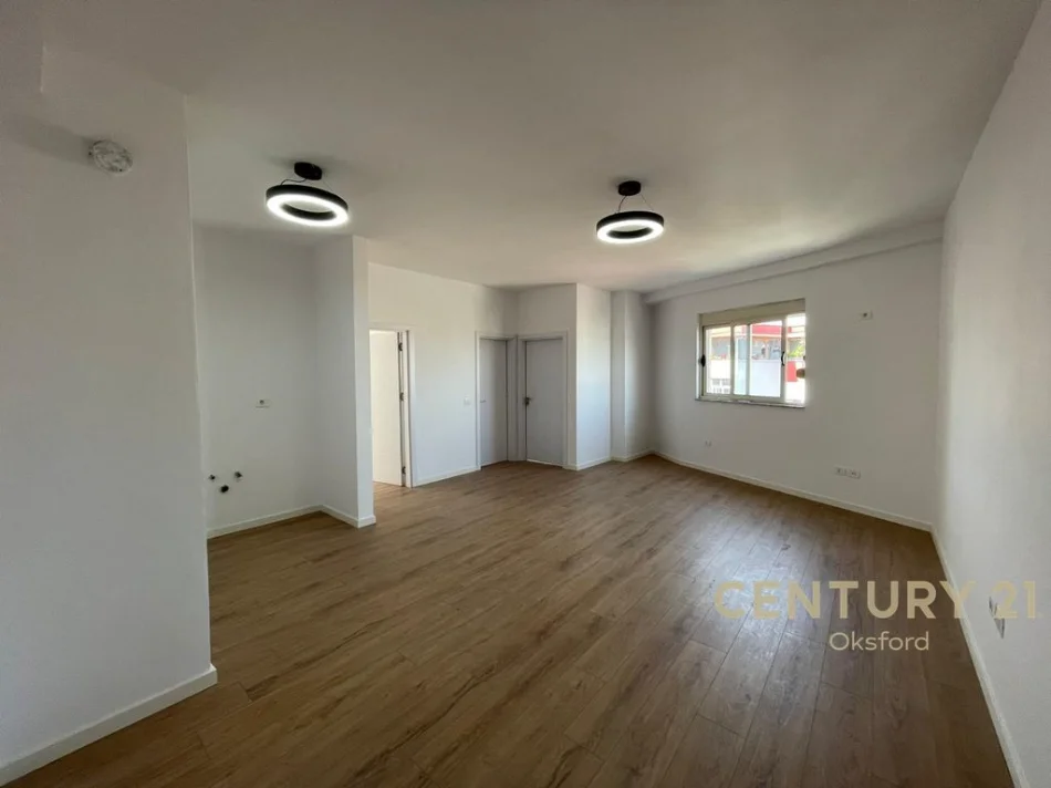 Tirane, shitet apartament 2+1 Kati 3, 93 m² 175.000 € (kodra e diellit)