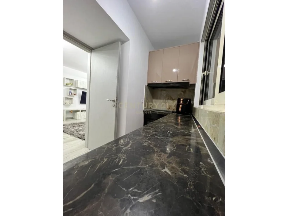Tirane, jepet me qera apartament , 650 € 