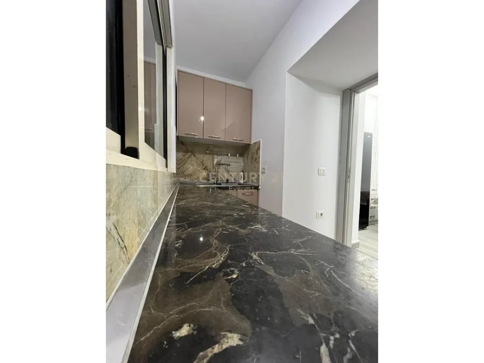 Tirane, jepet me qera apartament 2+1 Kati 2, 72 m² 750 € (SHKOLLA E BALETIT)