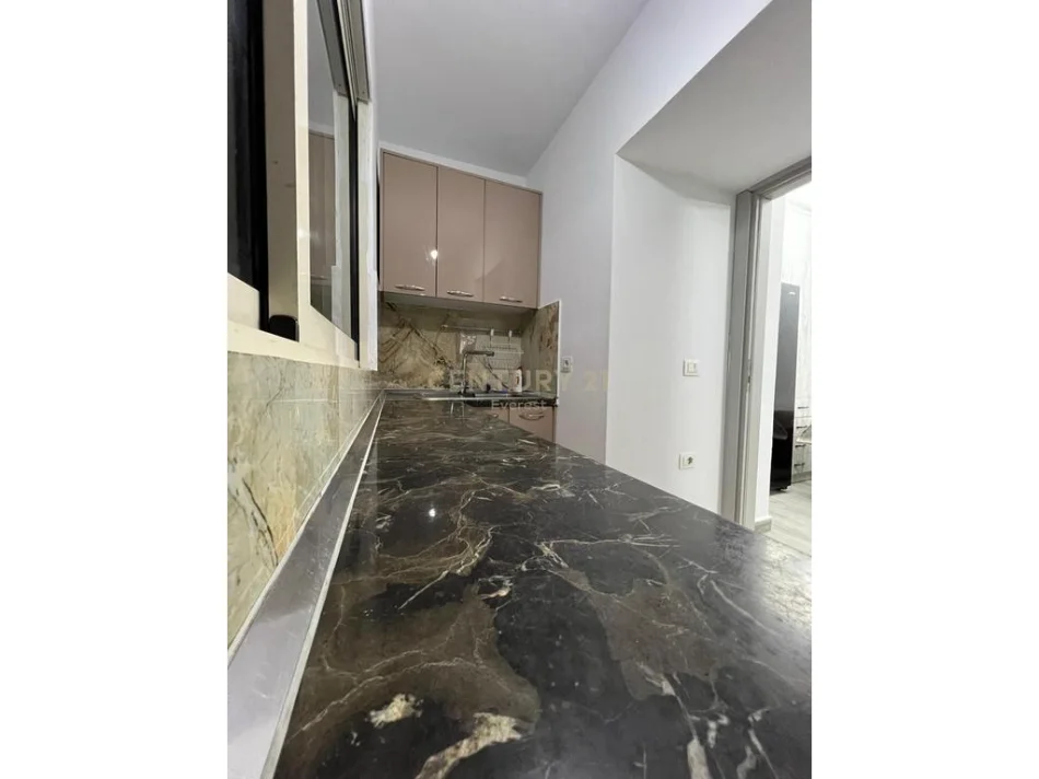 Tirane, jepet me qera apartament , 650 € 