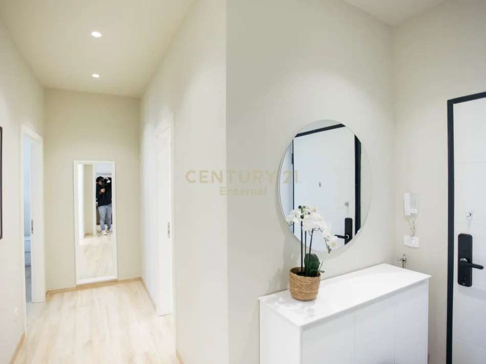 Tirane, jepet me qera apartament 2+1 Kati 12, 99 m² 1.500 € 