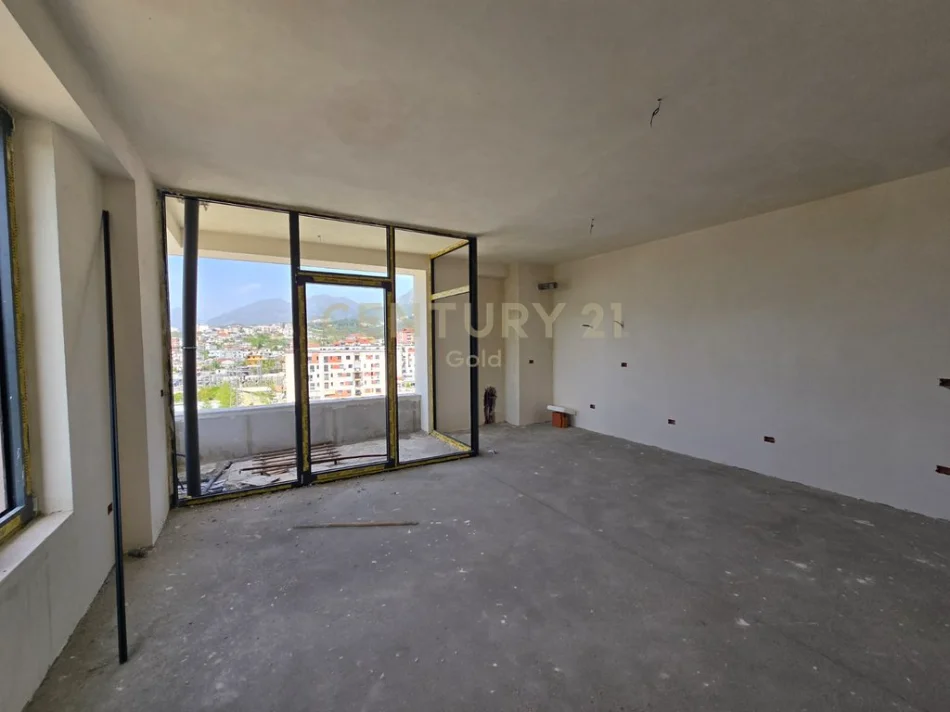 Tirane, shes apartament 2+1+Ballkon Kati 3, 110 m² 132.000 € 