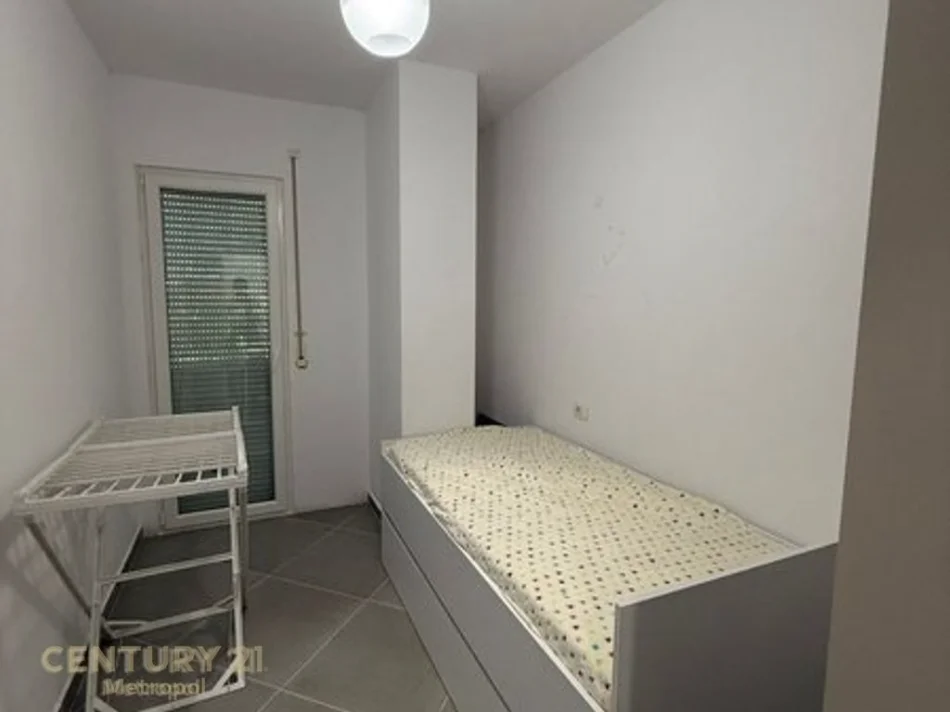 Tirane, jepet me qera apartament 2+1 Kati 5, 92 m² 580 € 
