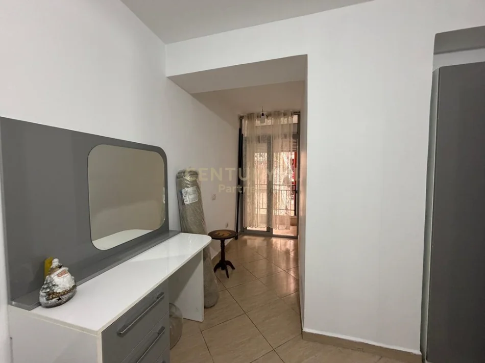 Tirane, shitet apartament 3+1 Kati 2, 116 m² 185.000 € (astiri)