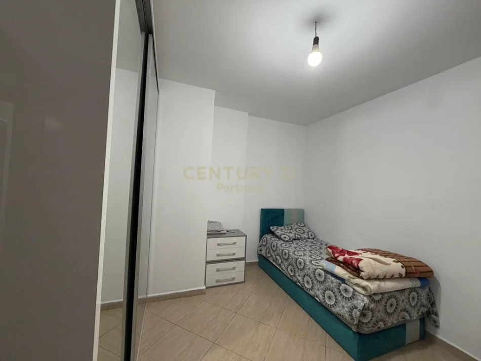 Tirane, shitet apartament 3+1 Kati 2, 116 m² 185.000 € (astiri)