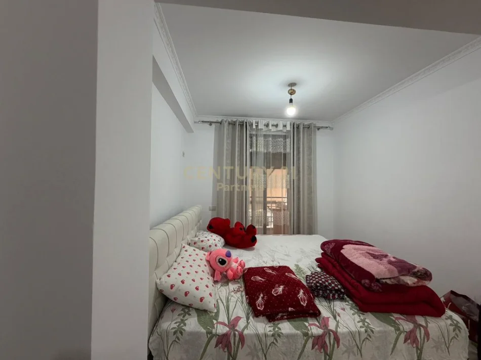 Tirane, shitet apartament 3+1 Kati 2, 116 m² 185.000 € (astiri)