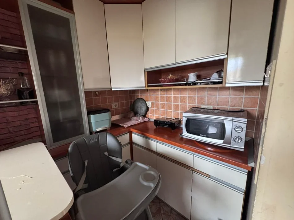 Tirane, jepet me qera apartament 1+1 Kati 4, 350 € 