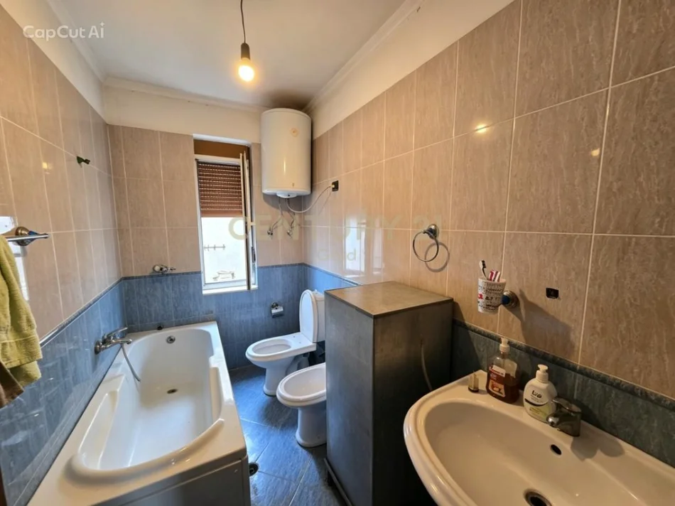 Tirane, shitet apartament 2+1+Ballkon Kati 6, 85 m² 