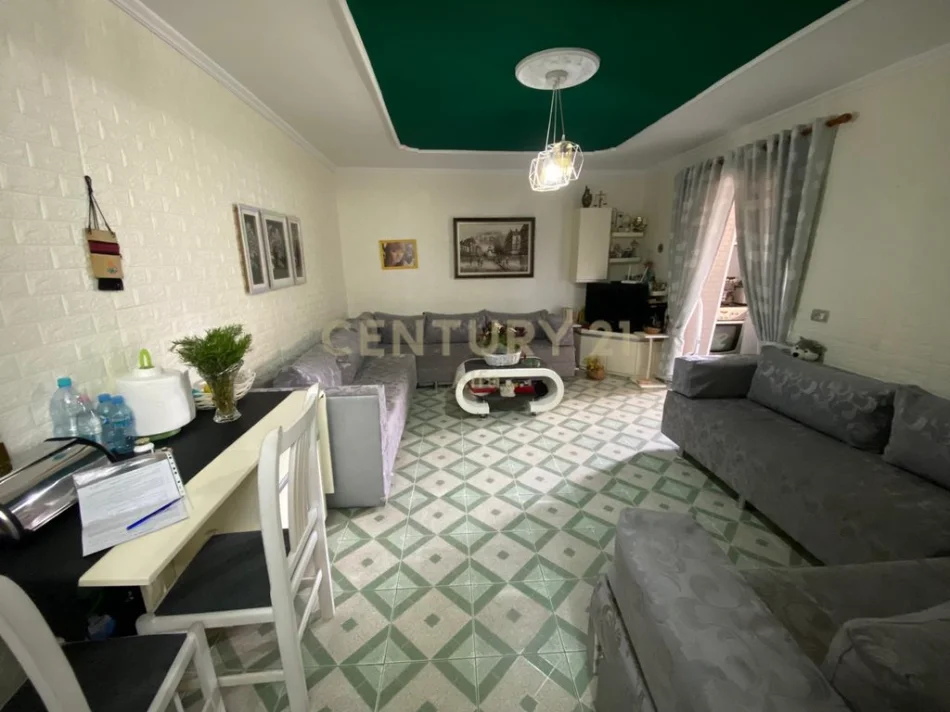 Tirane, shitet apartament 1+1+Ballkon Kati 3, 50 m² 144.000 € (selvia siri kodra)