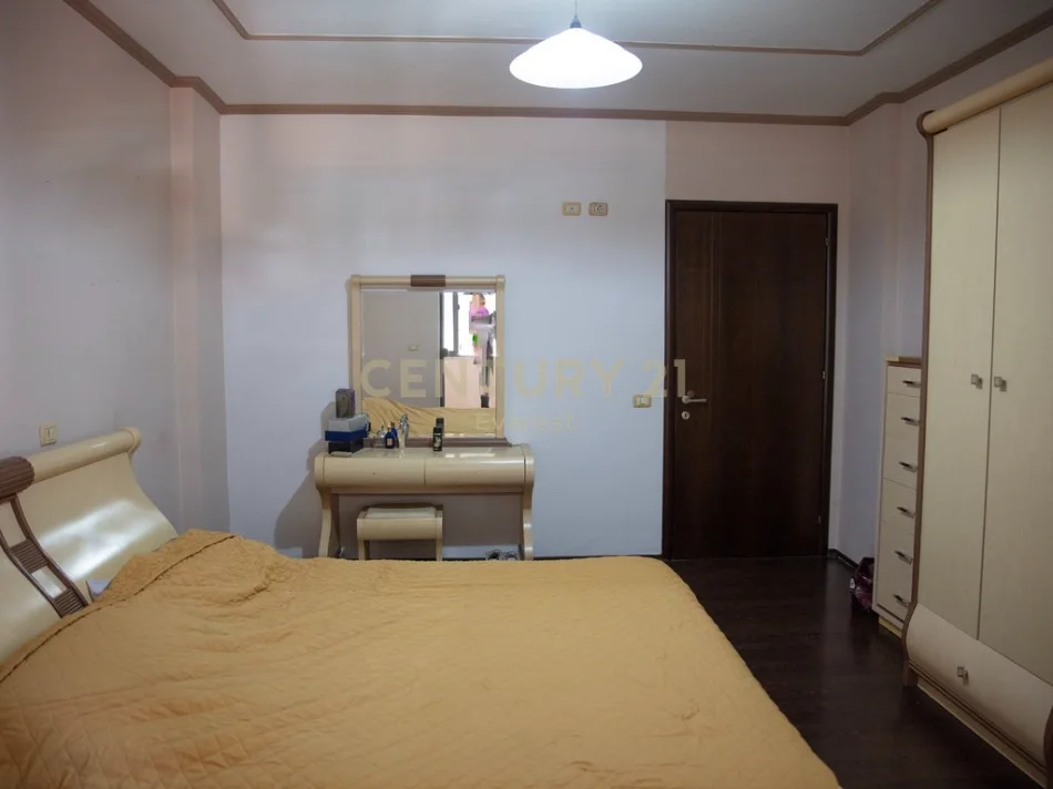 Tirane, shitet apartament 2+1+Ballkon Kati 6, 115 m² 196.000 € (kodra e diellit rrapo hekali)