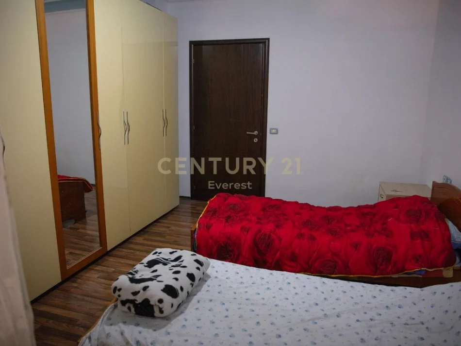 Tirane, shitet apartament 2+1+Ballkon Kati 6, 115 m² 196.000 € (kodra e diellit rrapo hekali)