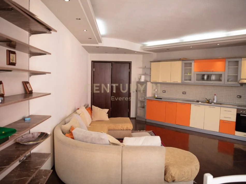 Tirane, shitet apartament 2+1 Kati 6, 115 m² 196.000 € (rruga rrapo hekali)