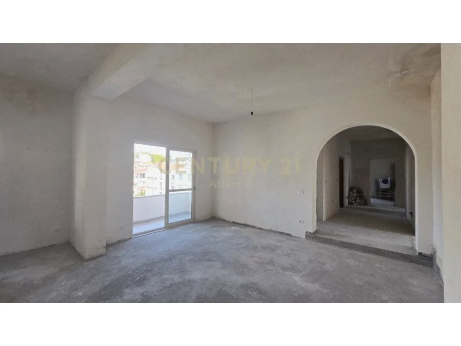 Durres, shitet apartament 5+1+Aneks+Ballkon Kati 5, 173 m² 260.000 € 