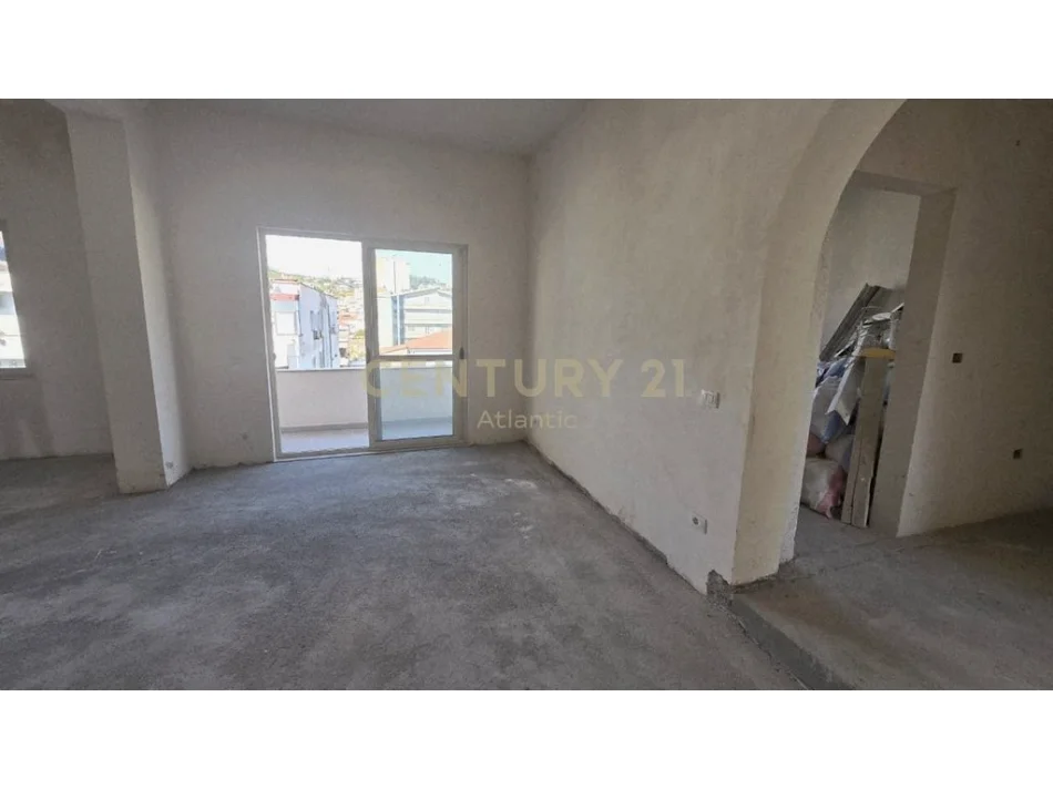 Durres, shitet apartament 5+1+Aneks+Ballkon Kati 5, 173 m² 260.000 € 