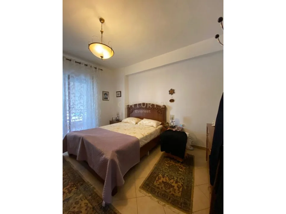 Tirane, jepet me qera apartament 2+1 Kati 4, 106 m² 750 € (Rruga e Kavajes)