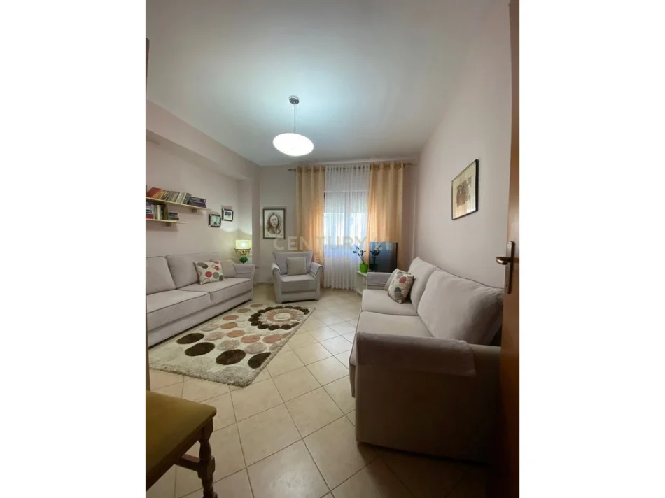 Tirane, jepet me qera apartament 2+1 Kati 4, 106 m² 750 € (Rruga e Kavajes)