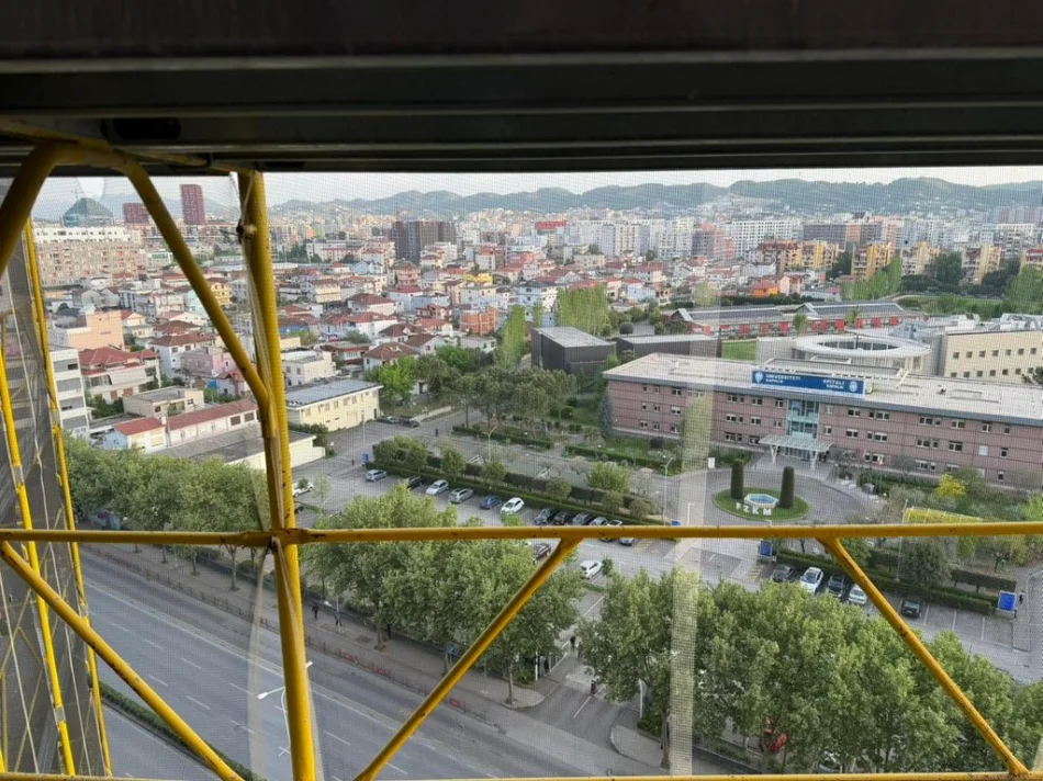 Tirane, shitet apartament 2+1 Kati 9, 97 m² 185.000 € (laprake)