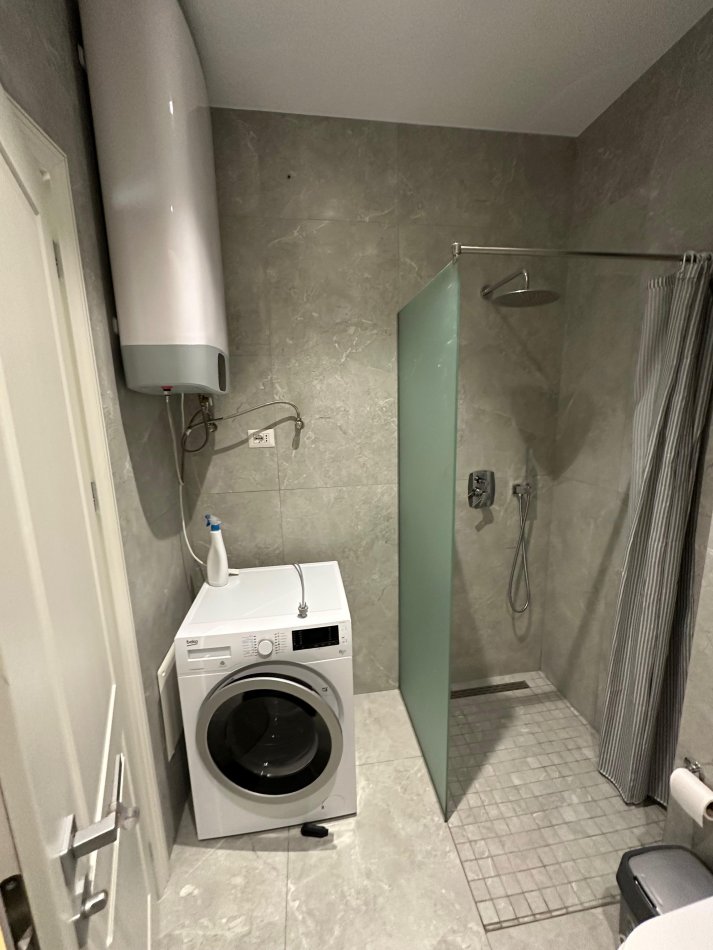 Tirane, jepet me qera apartament 2+1+Ballkon Kati 2, 129 m² 1.499 € (TEG)