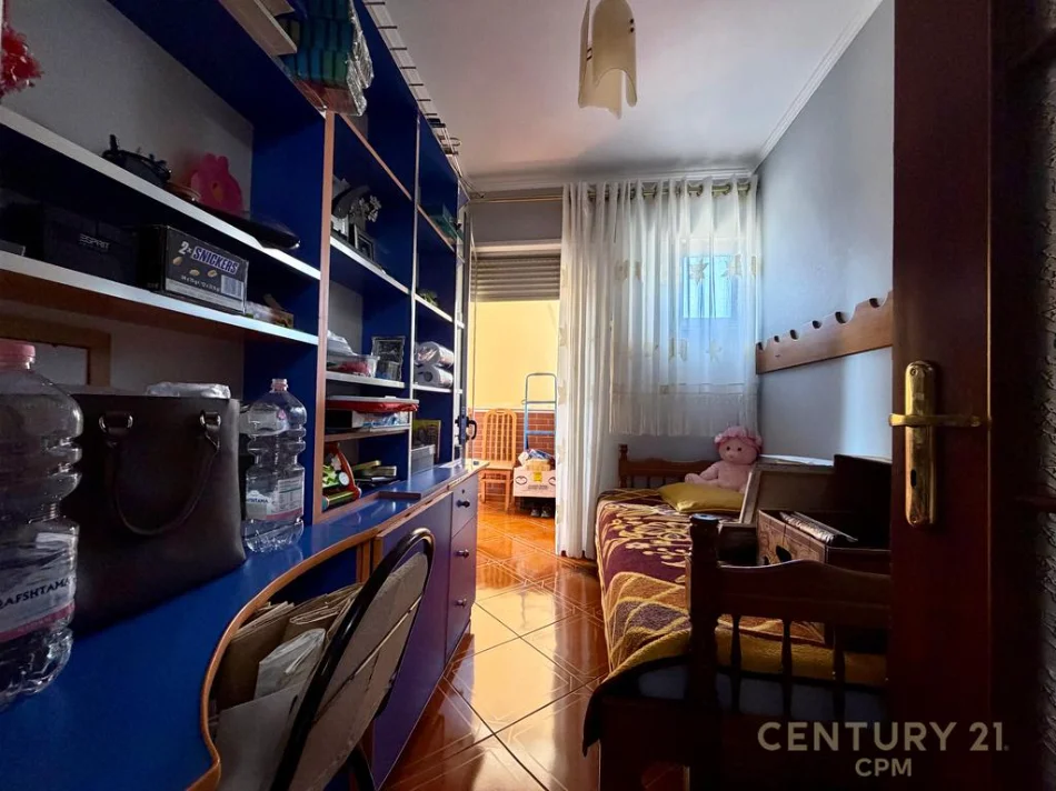 Tirane, shitet apartament 2+1+Ballkon Kati 7, 74 m² 220.000 € (komuna e parisit)