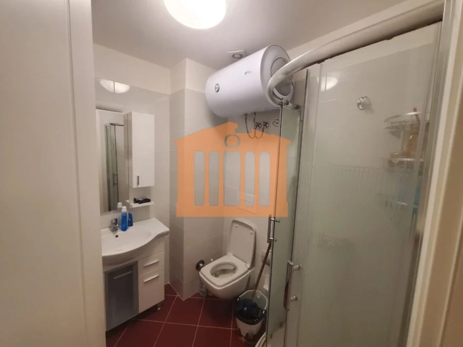 Durres, jepet me qera apartament 3+1+Ballkon Kati 6, 150 m² 800 € (vollga)