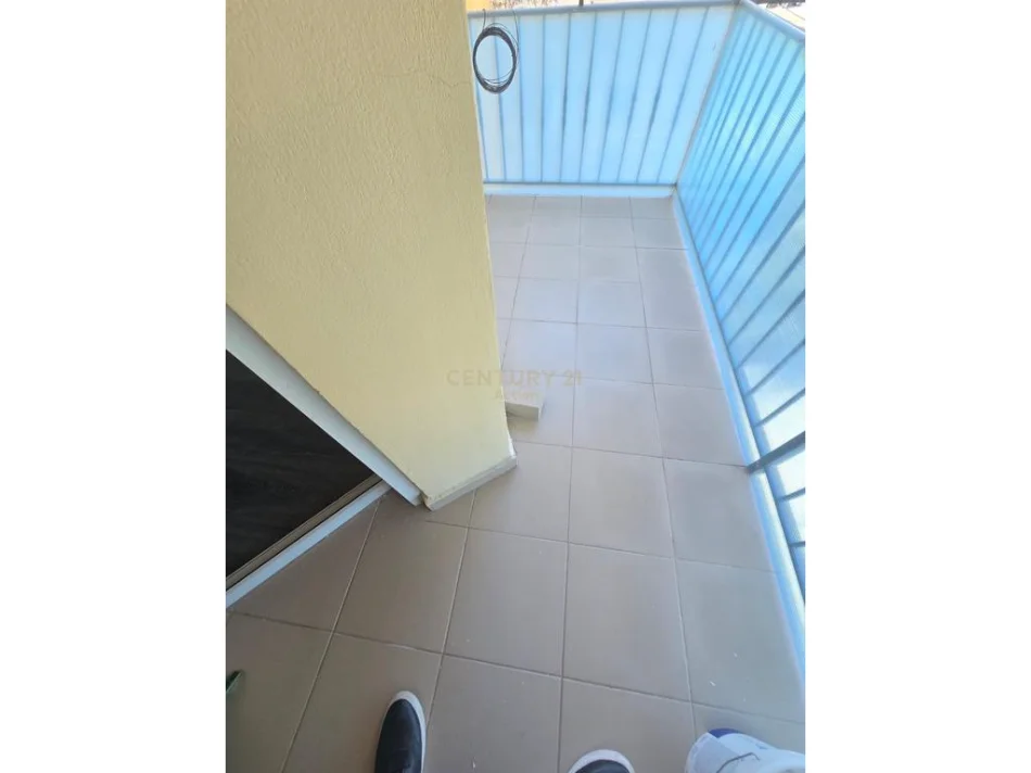 Tirane, shitet apartament 2+1+Ballkon Kati 6, 90 m² 195.000 € (ish fusha aviacionit)