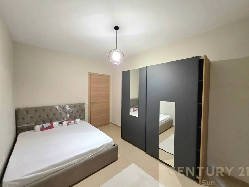 Tirane, jepet me qera apartament 2+1 Kati 0, 101 m² 700 € (liqeni i thate)