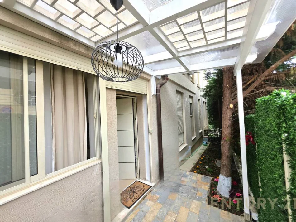 Tirane, jepet me qera apartament 2+1 Kati 0, 101 m² 700 € (liqeni i thate)