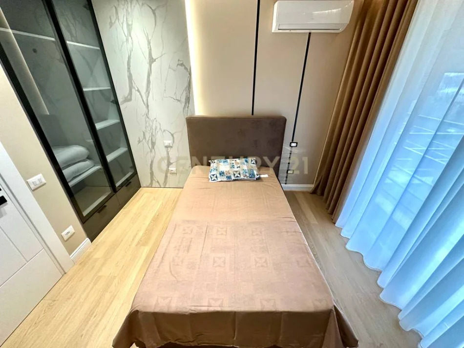 Tirane, jepet me qera apartament 2+1+Ballkon Kati 2, 100 m² 1.200 € (liqeni i thate)