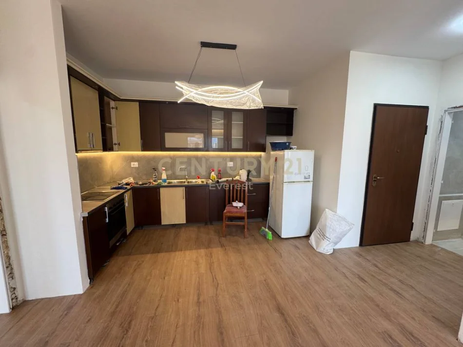 Tirane, shitet apartament 2+1 Kati 7, 108 m² 163.000 € (astir)