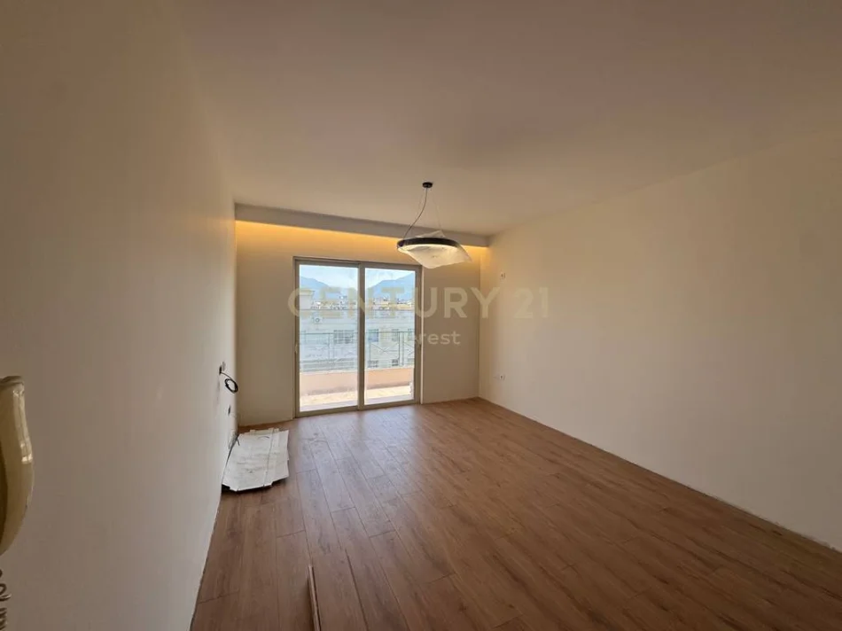 Tirane, shitet apartament 2+1 Kati 7, 108 m² 163.000 € (astir)